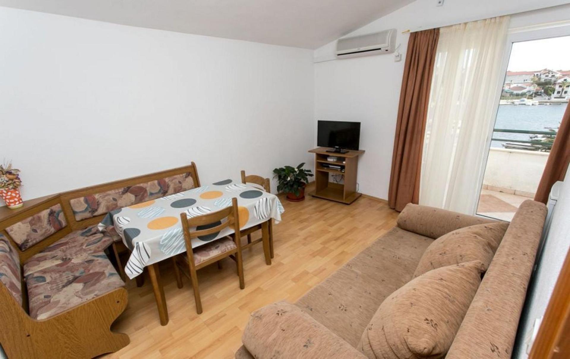 Apartments Mare - 30 M From Pebble Beach Seget Vranjica Exterior foto